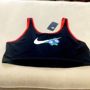 I love ❤️ this stretchy Nike Crop top!! 💗 size XL